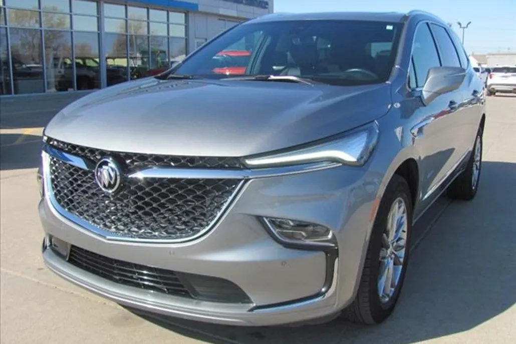 2024 Buick Enclave Avenir photo 1