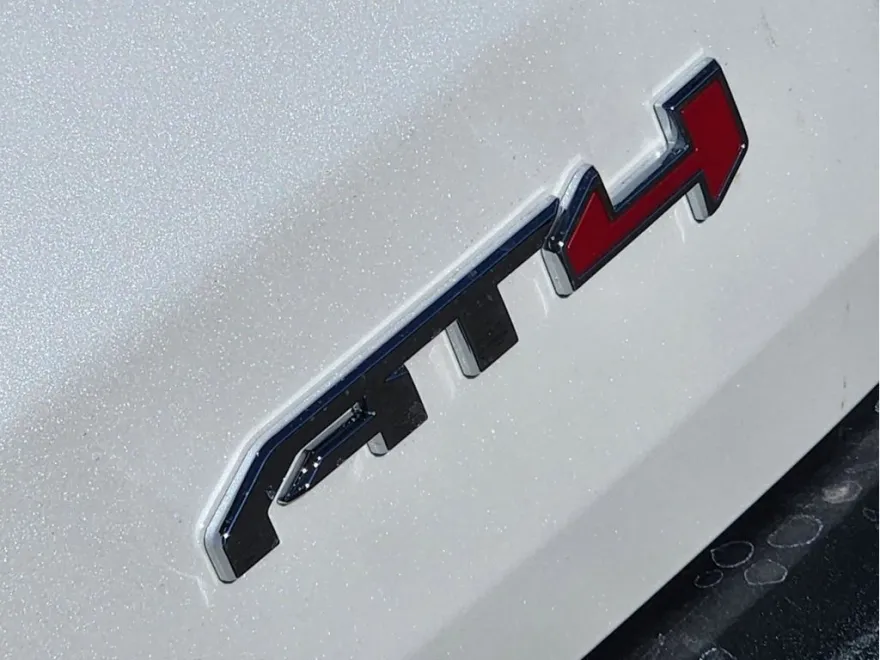 2025 Gmc Acadia AT4 photo 1