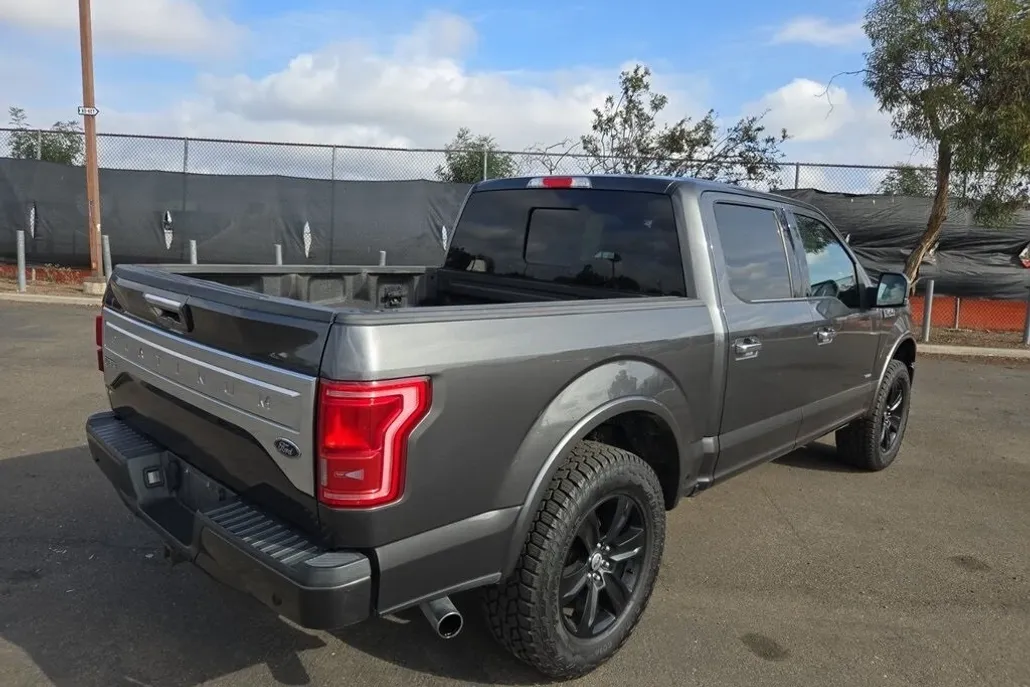 2016 Ford F-150 Platinum photo 1