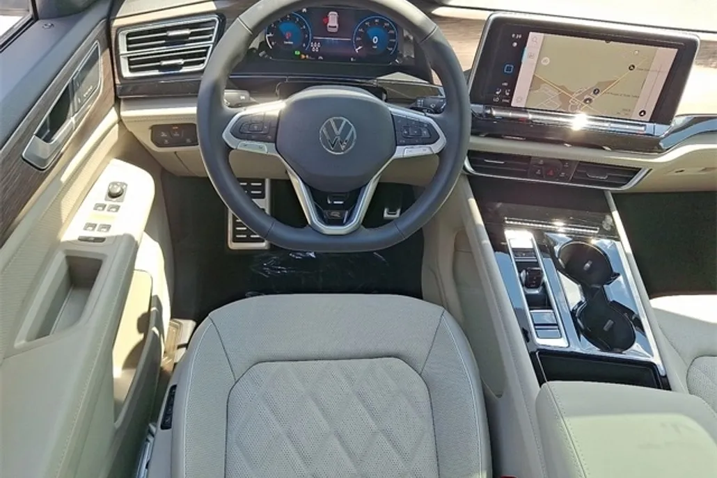 2025 Volkswagen Atlas SEL Premium R-Line photo 1