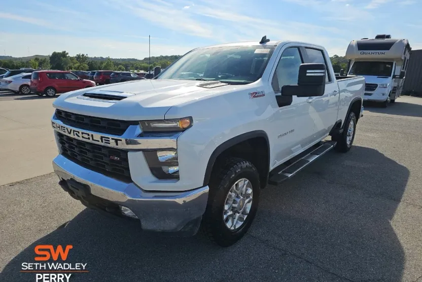 2023 Chevrolet Silverado 2500HD LT photo 1