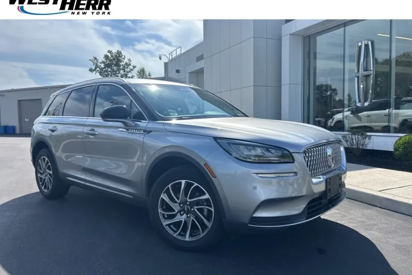 2022 Lincoln Corsair Standard photo 1