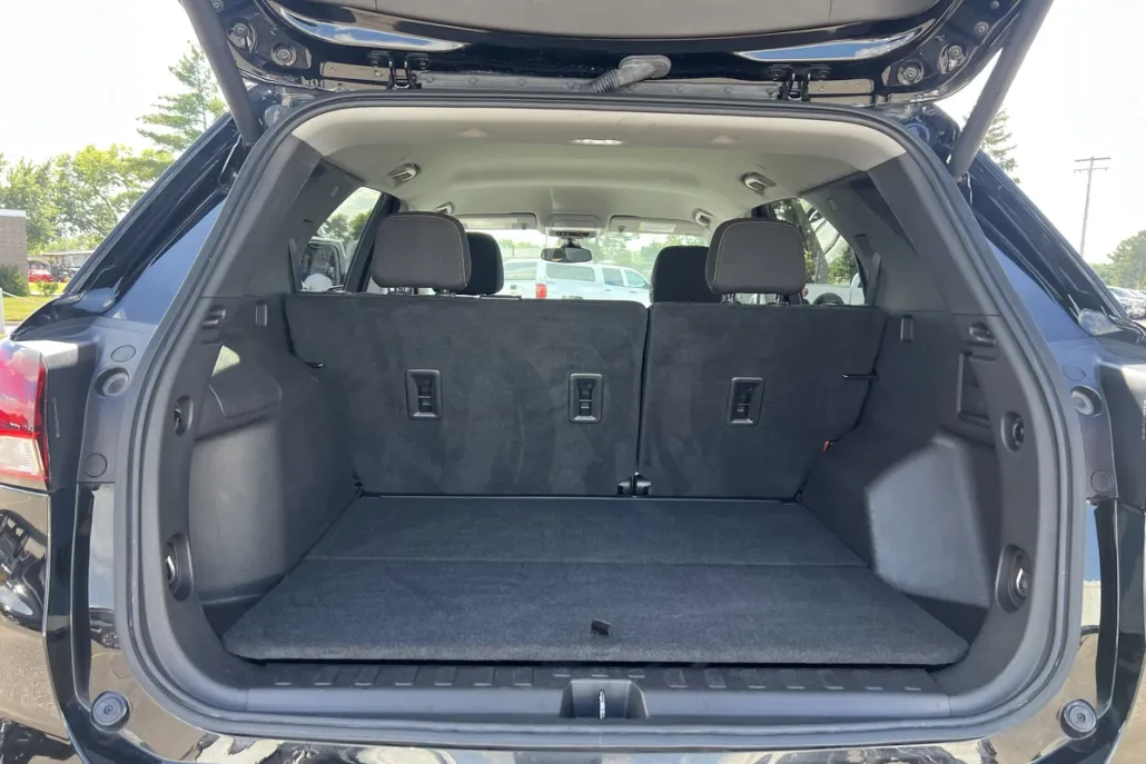 2024 Chevrolet Equinox LT photo 1