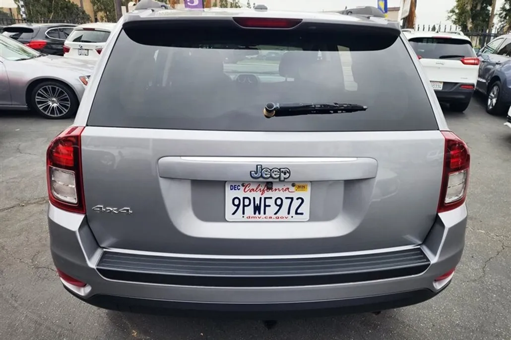 2016 Jeep Compass Sport photo 1