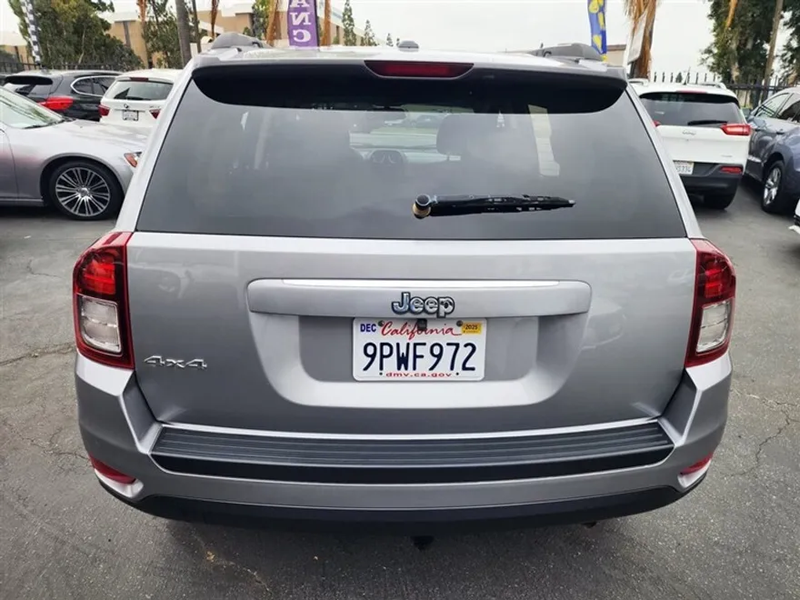 2016 Jeep Compass Sport photo 1
