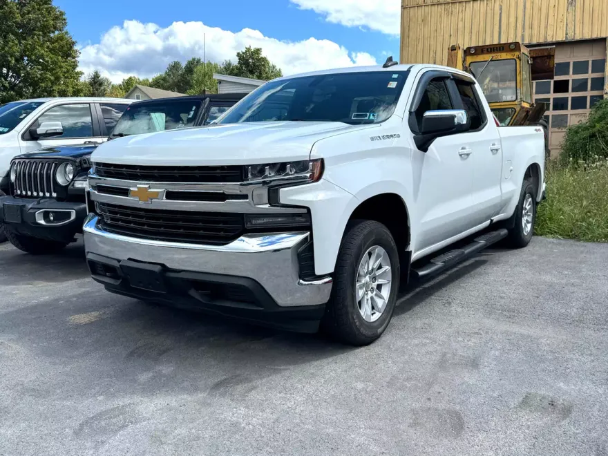 2020 Chevrolet Silverado 1500 LT photo 1