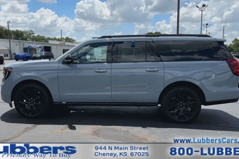 2025 Ford Expedition MAX Platinum photo 1