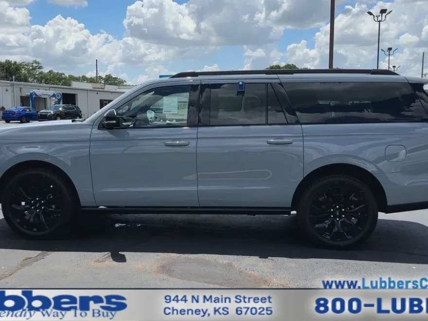 2025 Ford Expedition MAX Platinum photo 1