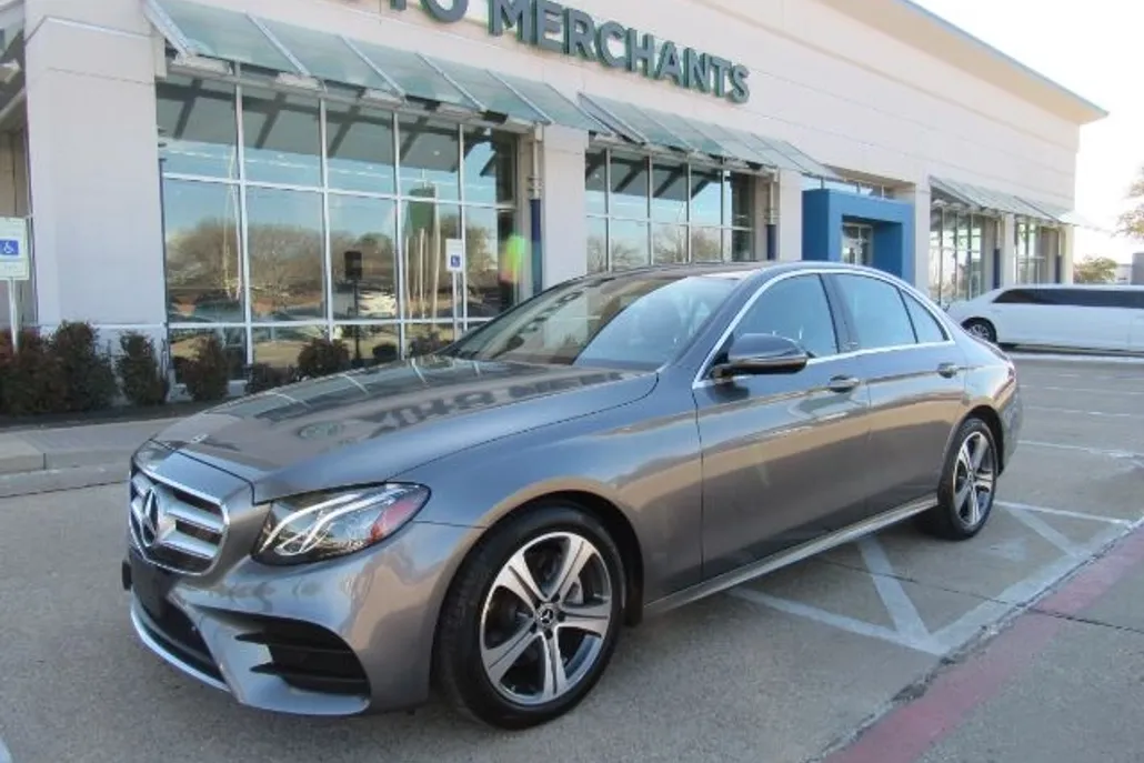 2019 Mercedes Benz E 300 Sedan photo 1