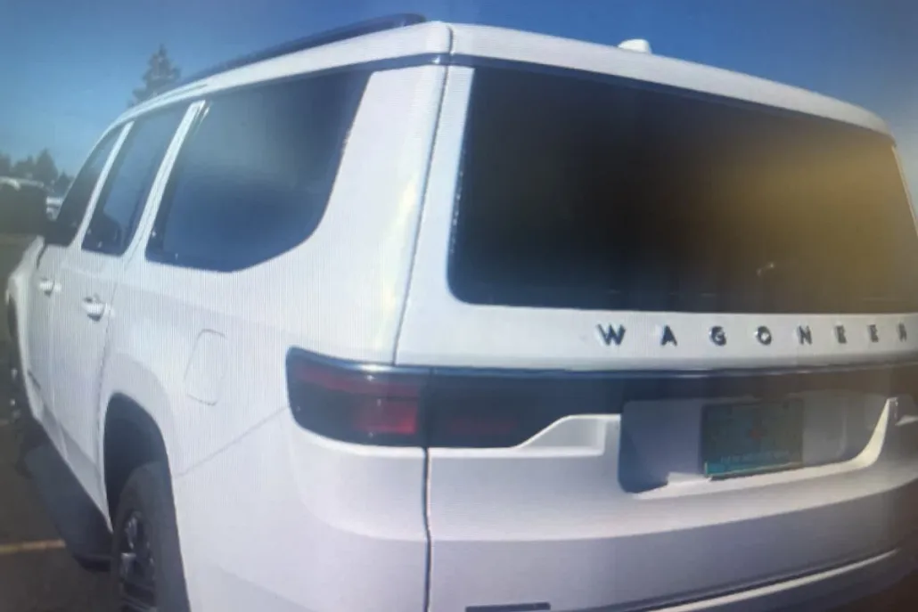 2023 Jeep Wagoneer L Series II photo 1