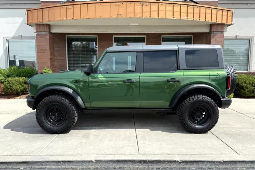 2022 Ford Bronco Badlands photo 1