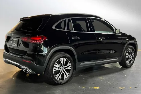 2025 Mercedes Benz GLA 250 4MATIC photo 3
