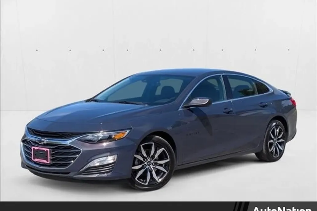 2025 Chevrolet Malibu RS photo 1