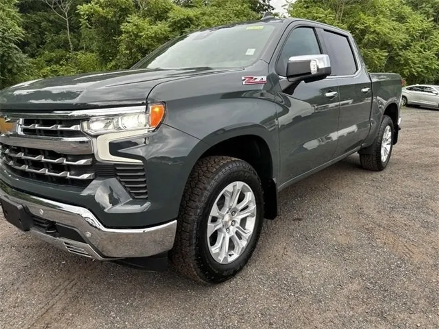 2025 Chevrolet Silverado 1500 LTZ photo 1