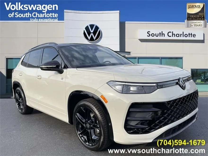 2025 Volkswagen Tiguan SE R-Line Black photo 1