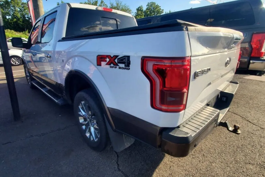 2016 Ford F-150 Lariat photo 1