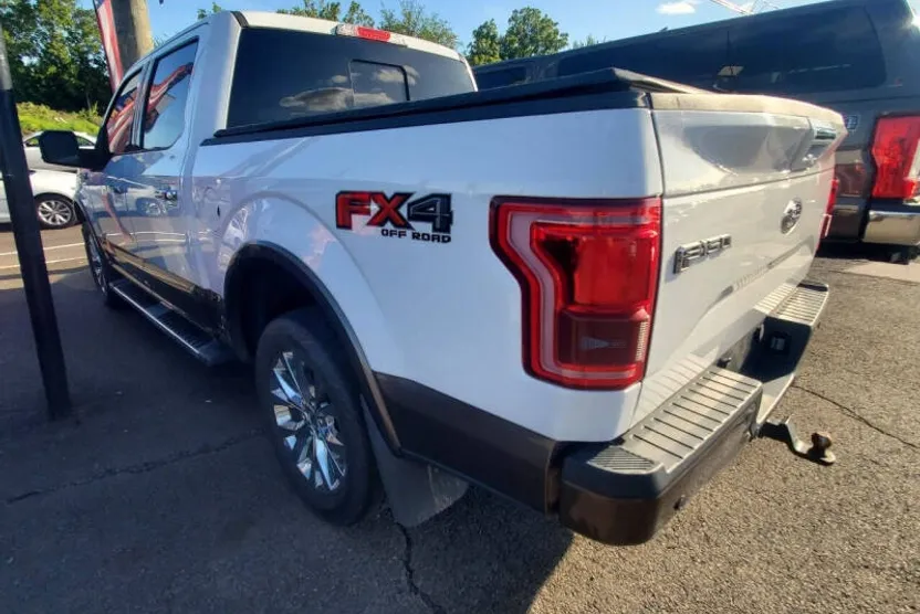 2016 Ford F-150 Lariat photo 1