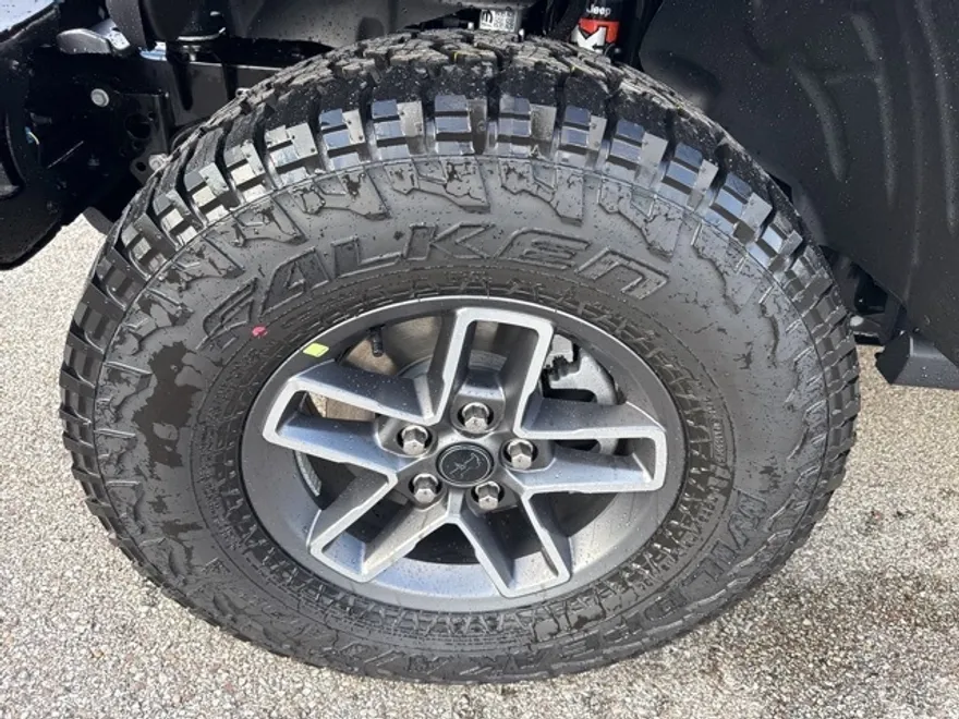 2025 Jeep Gladiator Mojave photo 1
