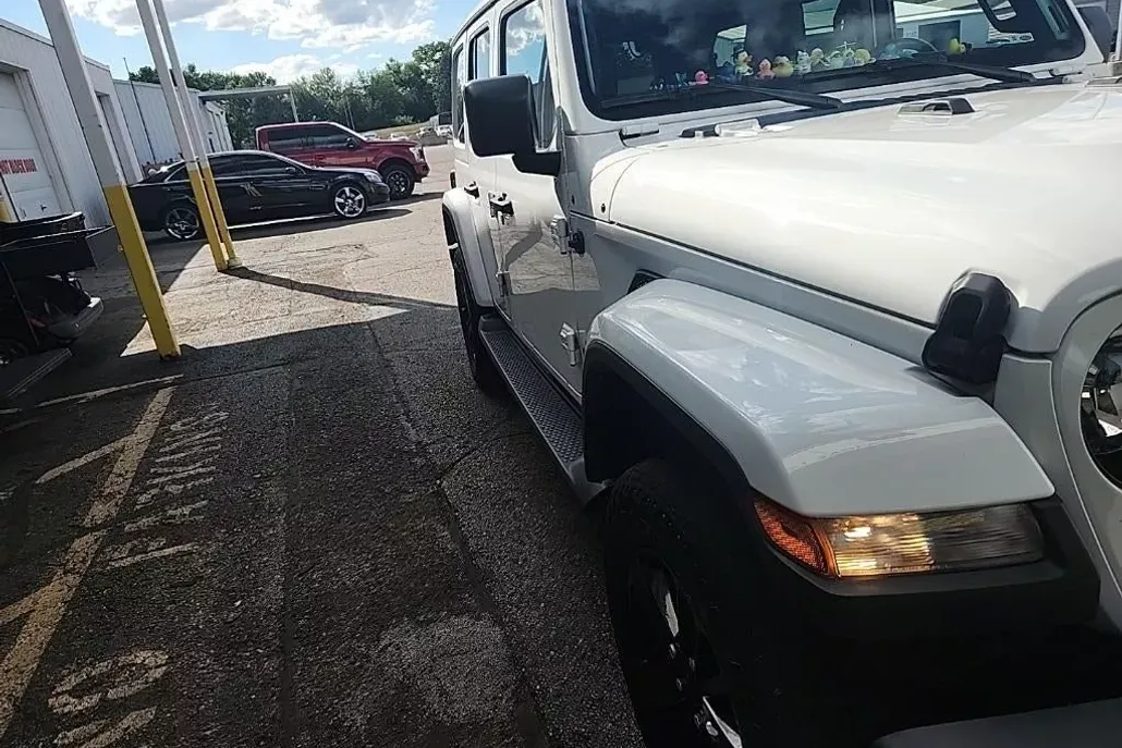 2021 Jeep Wrangler Unlimited Sahara Altitude photo 1