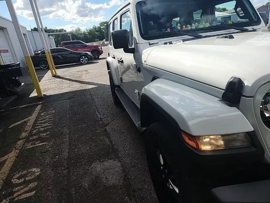 2021 Jeep Wrangler Unlimited Sahara Altitude photo 1