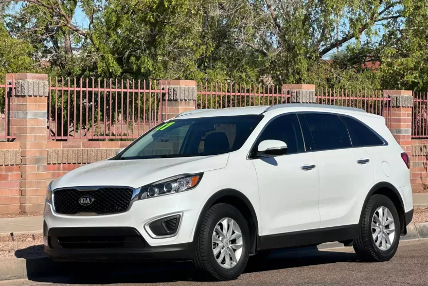 2017 Kia Sorento LX photo 1