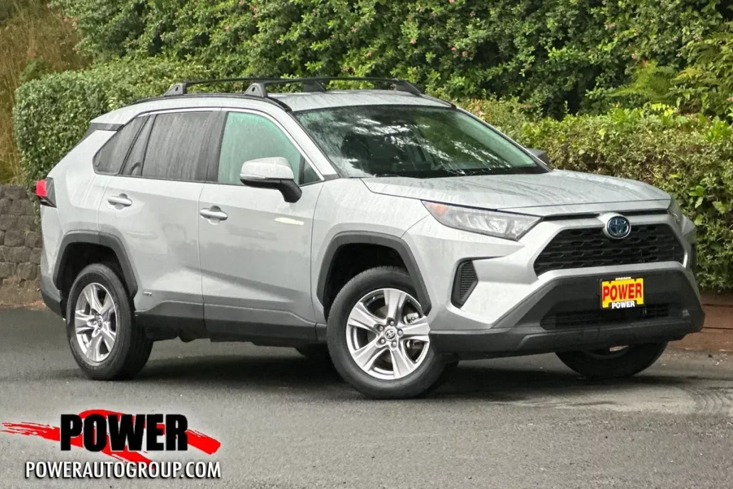 2022 Toyota RAV4 Hybrid LE photo 1