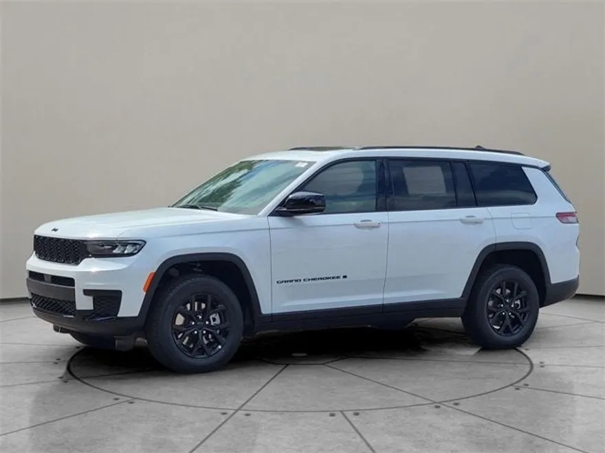 2025 Jeep Grand Cherokee Altitude photo 1