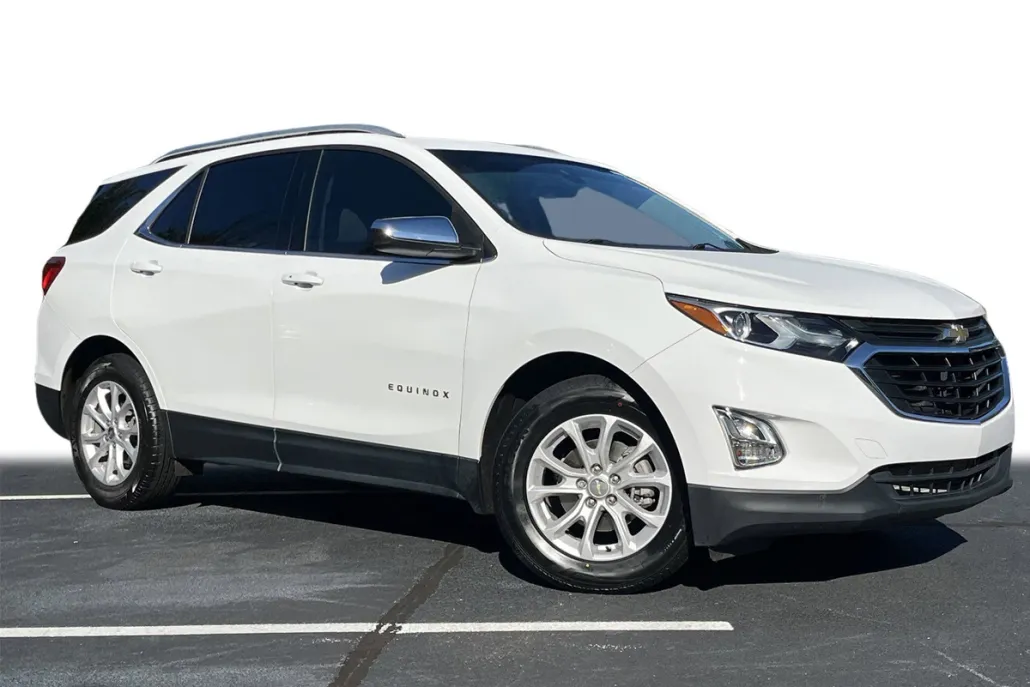 2020 Chevrolet Equinox LT photo 1