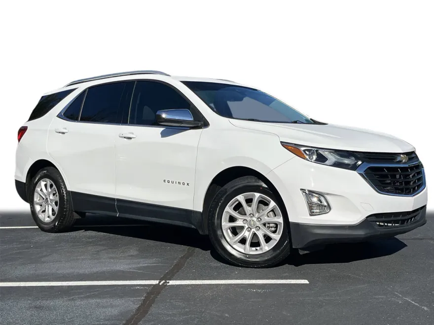 2020 Chevrolet Equinox LT photo 1