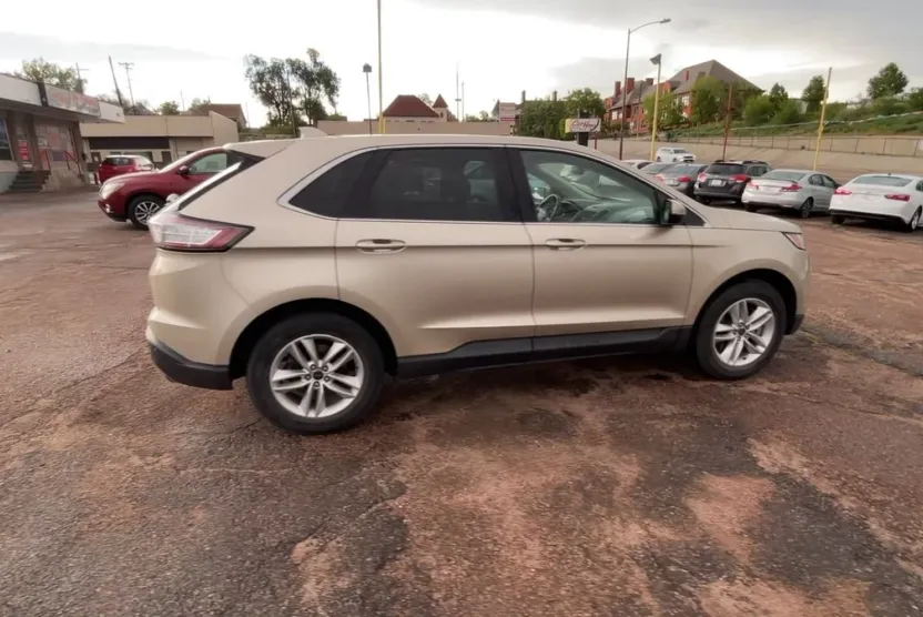 2017 Ford Edge SEL photo 1