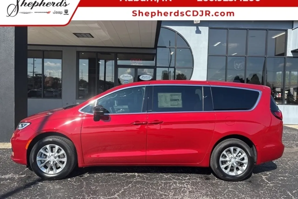 2025 Chrysler Pacifica photo 1