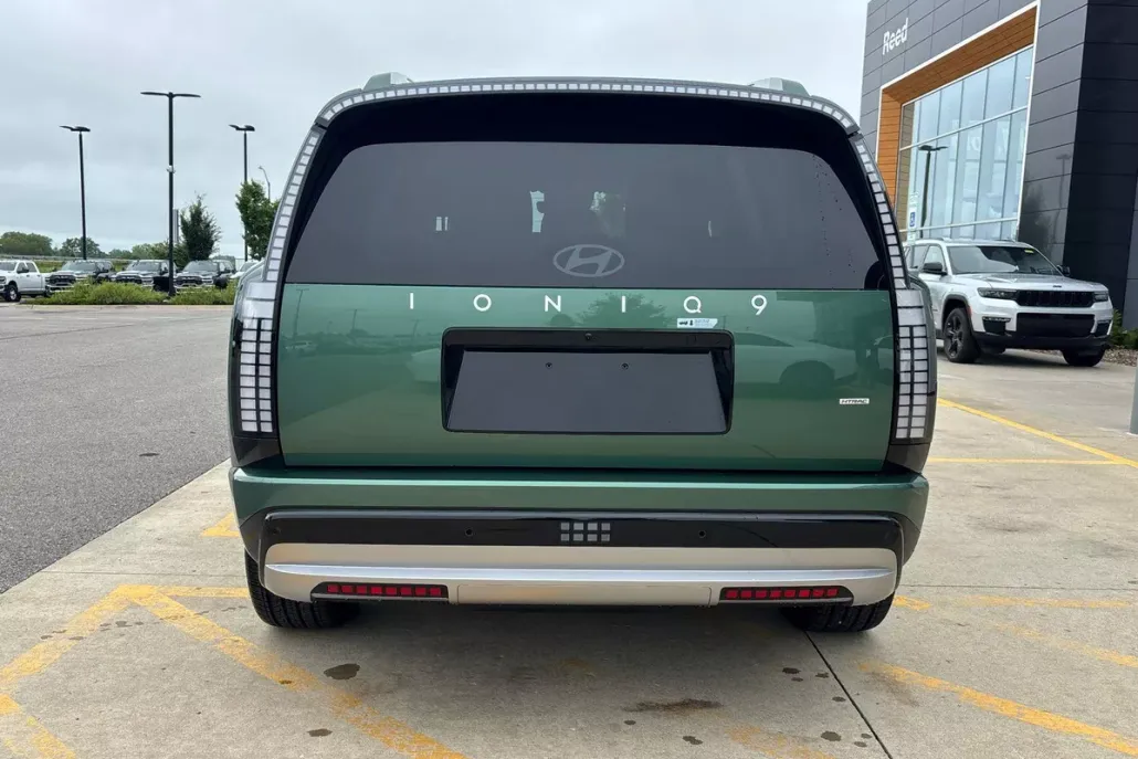 2026 Hyundai Ioniq SEL photo 1