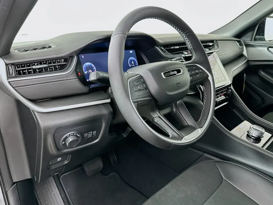 2025 Jeep Grand Cherokee Altitude X photo 27