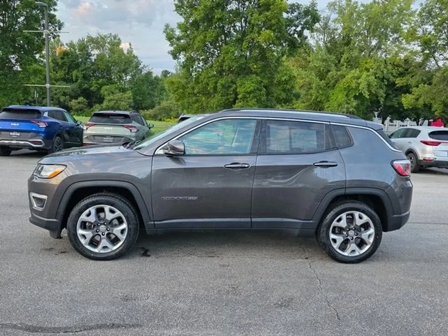 2019 Jeep Compass Limited photo 1