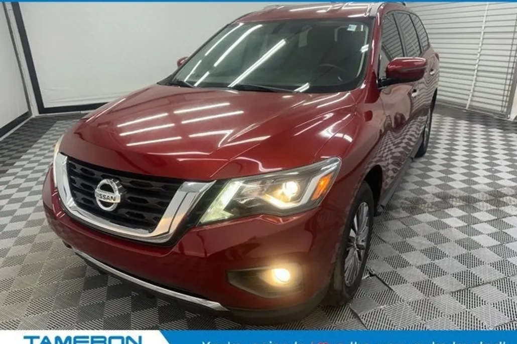 2019 Nissan Pathfinder SV photo 1