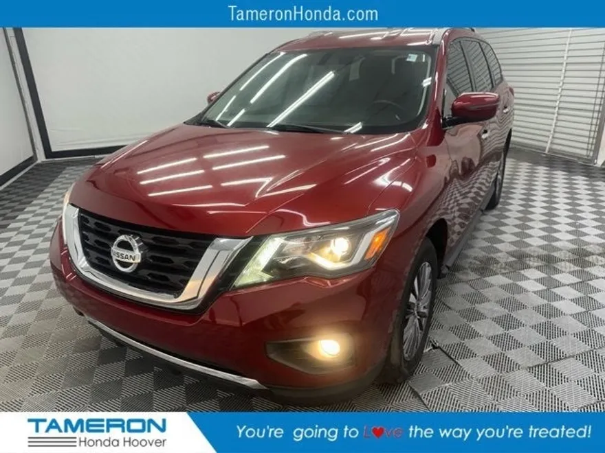 2019 Nissan Pathfinder SV photo 1