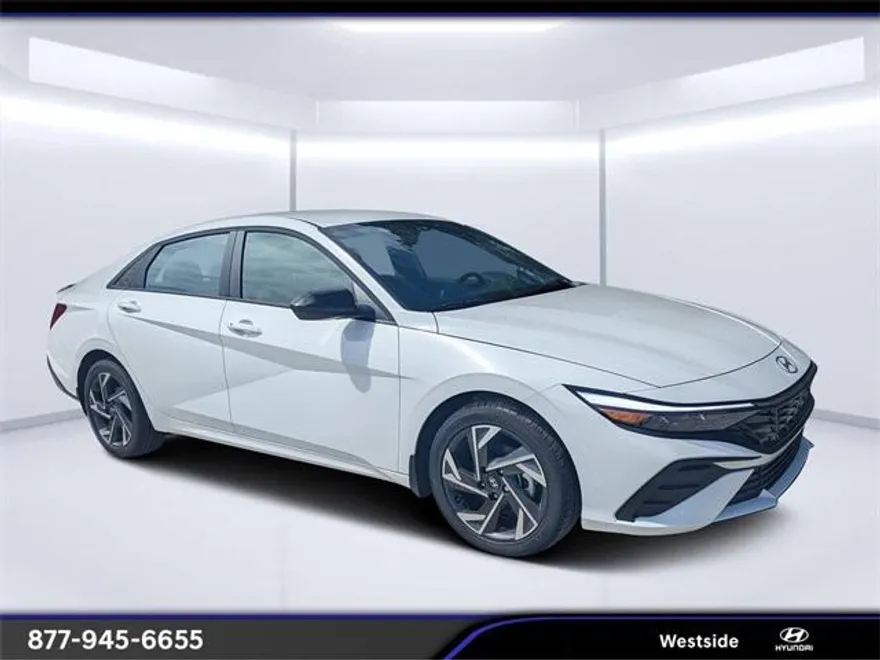 2025 Hyundai Elantra SEL Sport photo 1
