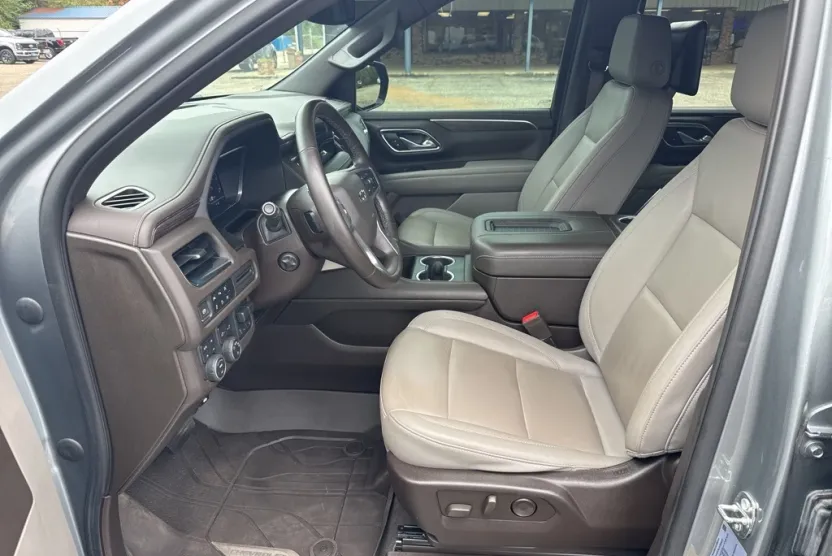 2023 Chevrolet Tahoe Z71 photo 1