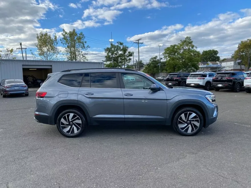 2025 Volkswagen Atlas SE Technology photo 1
