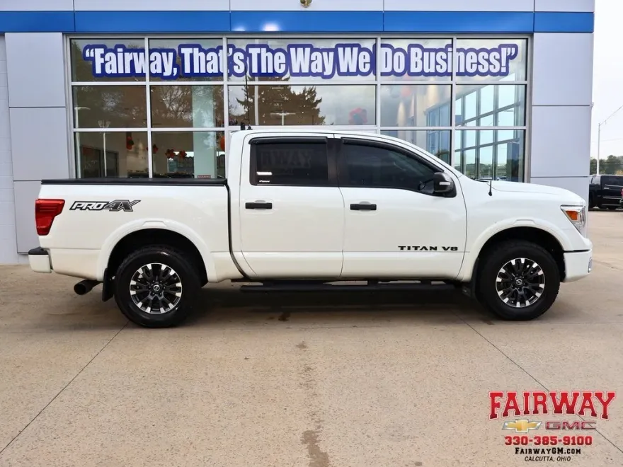 2018 Nissan Titan PRO-4X photo 1