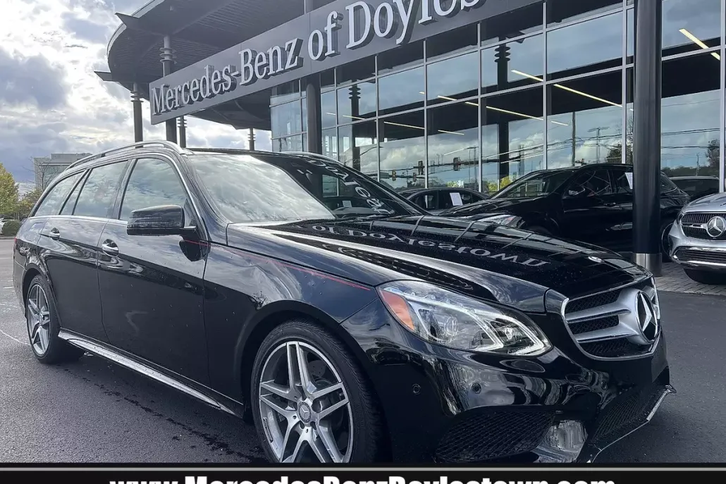 2016 Mercedes Benz E 350 4MATIC Wagon photo 1