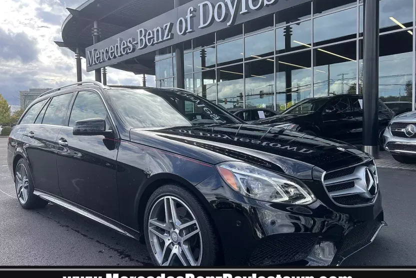 2016 Mercedes Benz E 350 4MATIC Wagon photo 1
