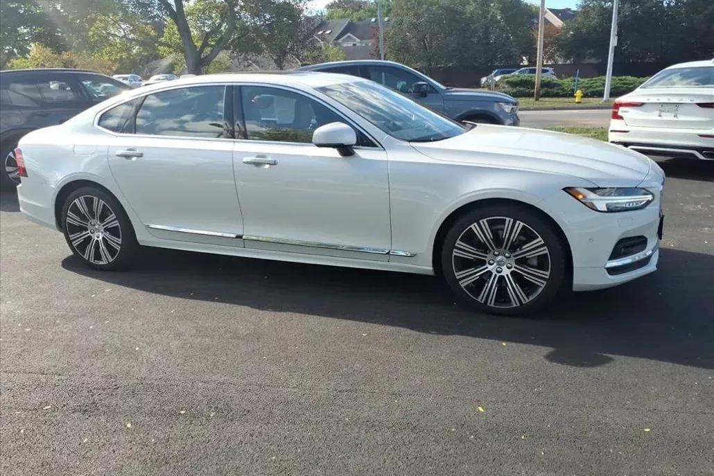 2022 Volvo S90 Inscription photo 1