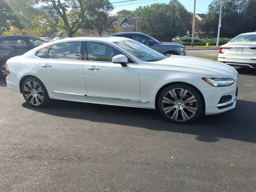 2022 Volvo S90 Inscription photo 1