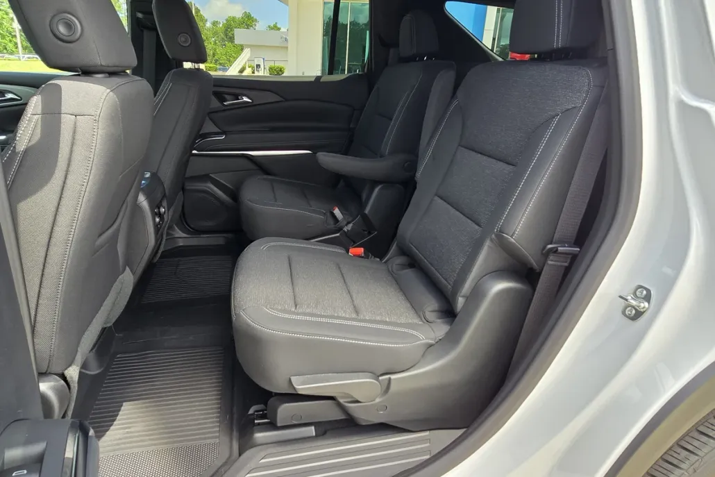 2025 Chevrolet Traverse photo 1
