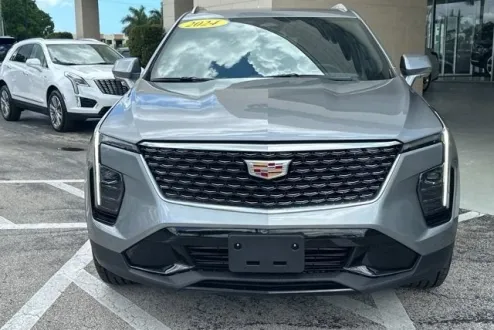 2024 Cadillac XT4 Premium Luxury photo 3