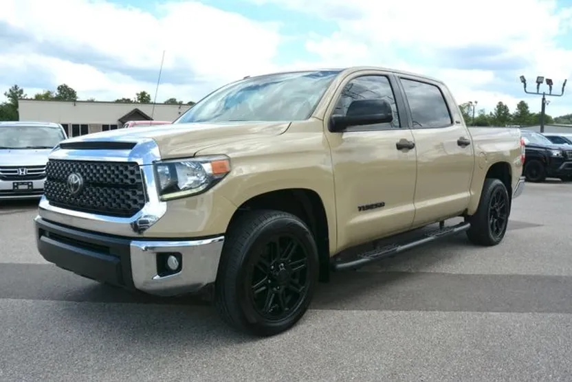 2019 Toyota Tundra SR5 photo 1