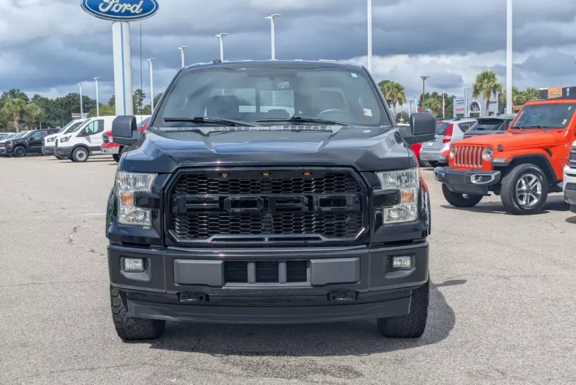 2017 Ford F-150 XLT photo 1