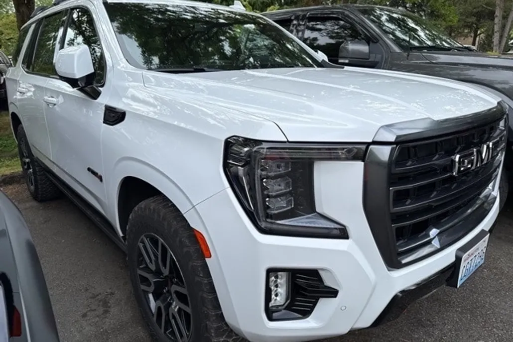 2023 Gmc Yukon AT4 photo 1