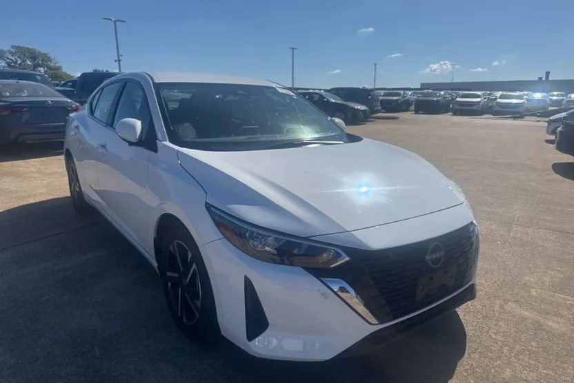 2024 Nissan Sentra SV photo 1